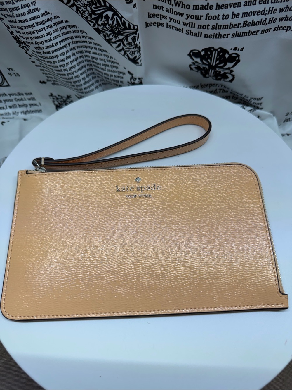 NWOT Kate Spade Lucy Medium L-Zip Wristlet